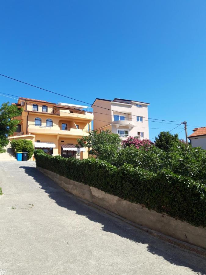 Apartments Damir 2838 Lopar Bagian luar foto