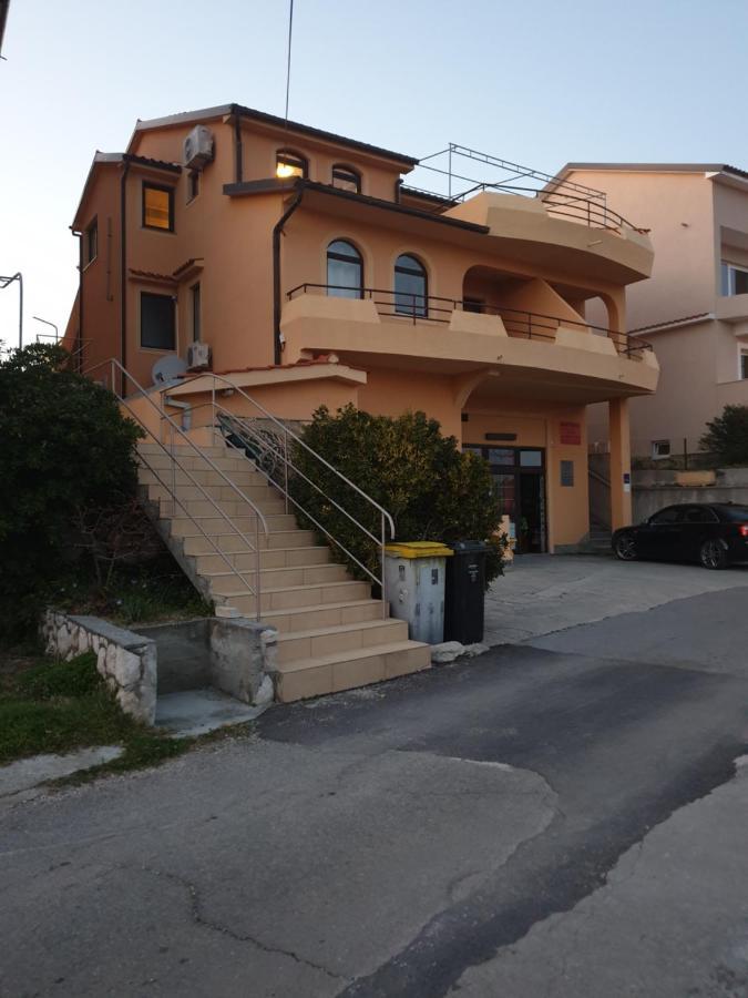 Apartments Damir 2838 Lopar Bagian luar foto