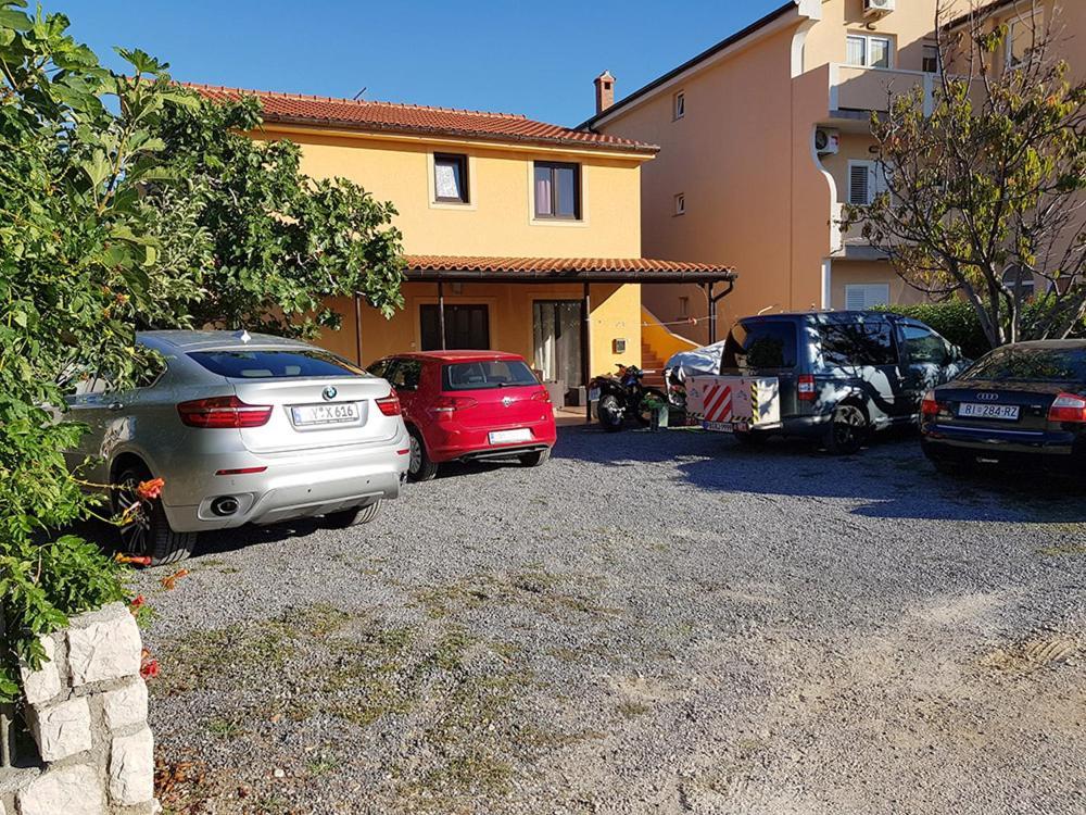 Apartments Damir 2838 Lopar Bagian luar foto