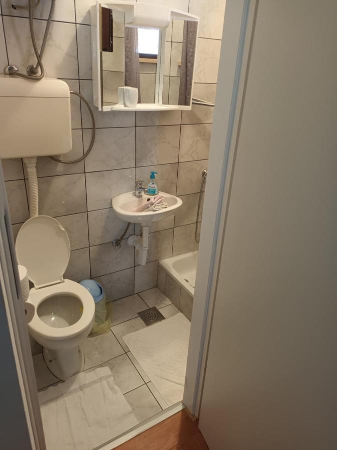 Apartments Damir 2838 Lopar Bagian luar foto
